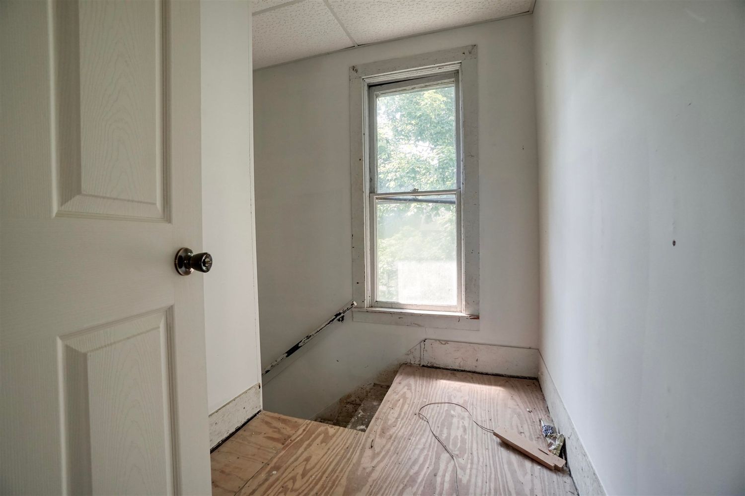 131 N 8th St, Decatur, IN 46733